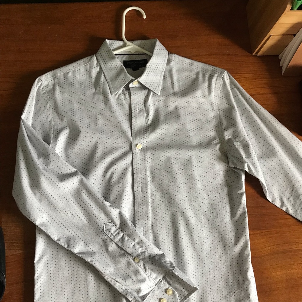 Banana Republic Grey polka dot long sleeved shirt